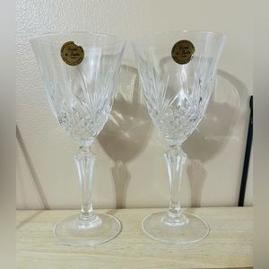 Two (2) NEW Vintage 24% Lead Crystal Cristal de Flandre Detailed Wine Glasses
